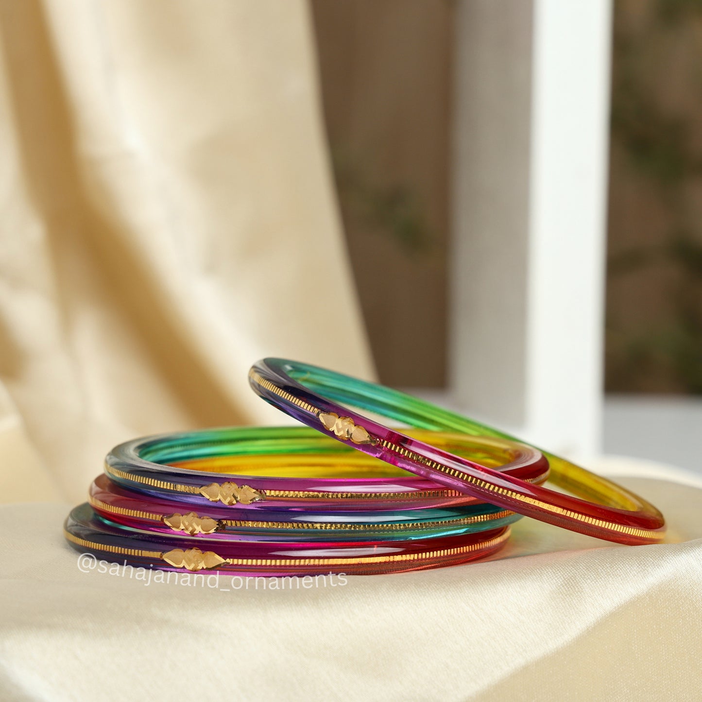 A Colorful Set for Every Occasion!" - 916 22k Hallmark (Multicolour)