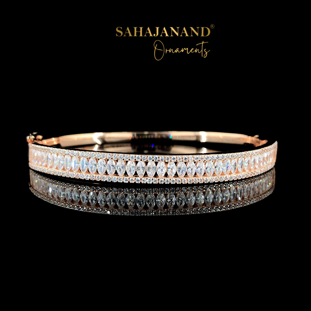 Sahajanand's Premium Sterling Silver Bangle