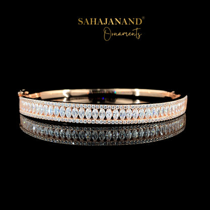 Sahajanand's Premium Sterling Silver Bangle