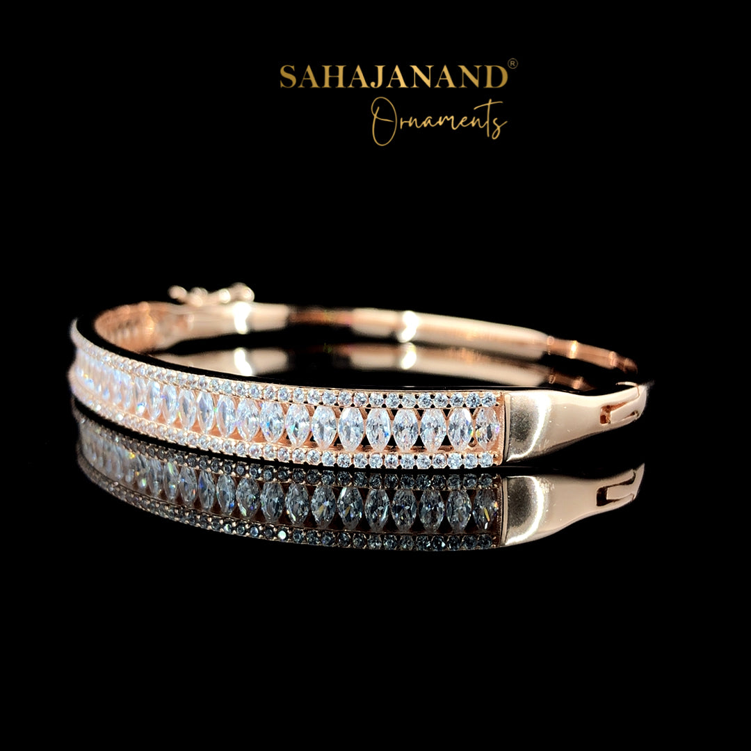 Sahajanand's Premium Sterling Silver Bangle