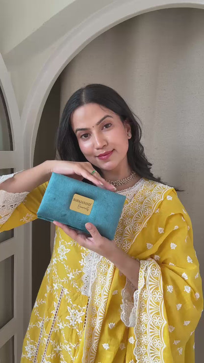 Anmol Bandhan Gold Bangles –  Love & Togetherness crafted in Gold